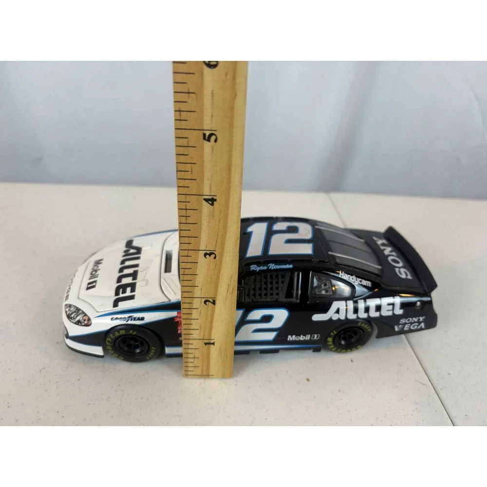 Ryan Newman #12 Alltel Dodge Intrepid 1:24 Diecast NASCAR Race Car Black White